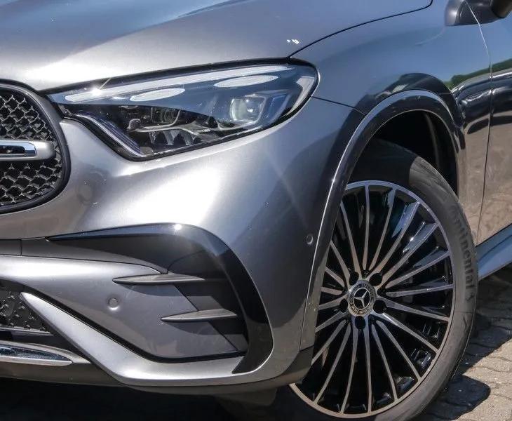 Mercedes-Benz GLC 300 d 4Matic =AMG Line= Panorama/Airmatic  Image 3