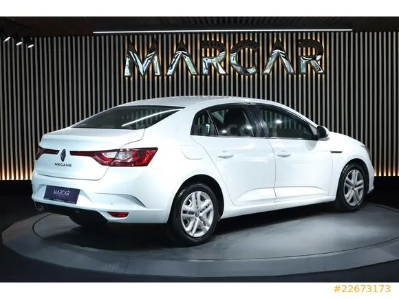 Renault Megane 1.5 dCi Joy Image 2